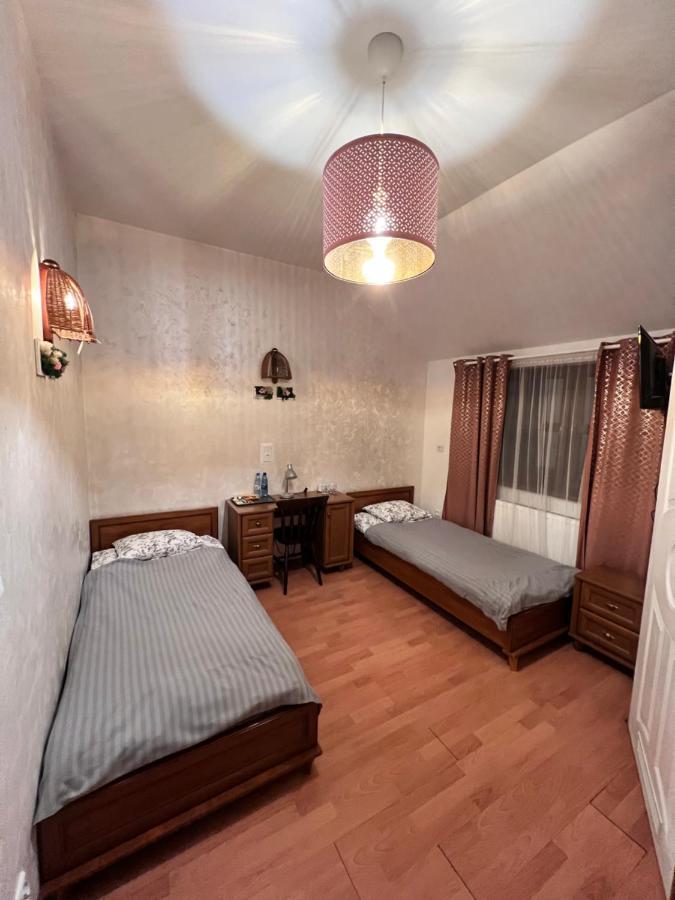 Homies Inn Celiny  Extérieur photo