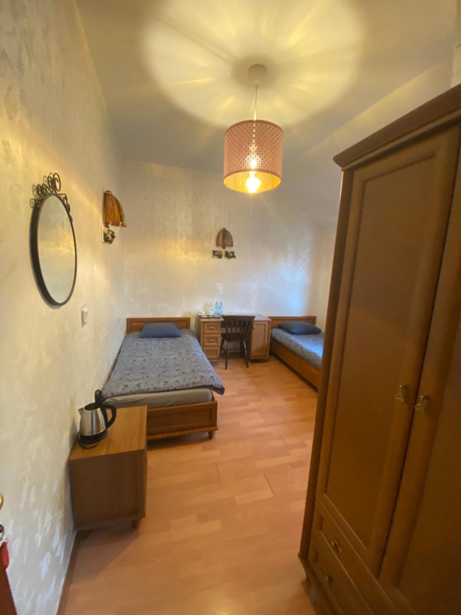 Homies Inn Celiny  Extérieur photo