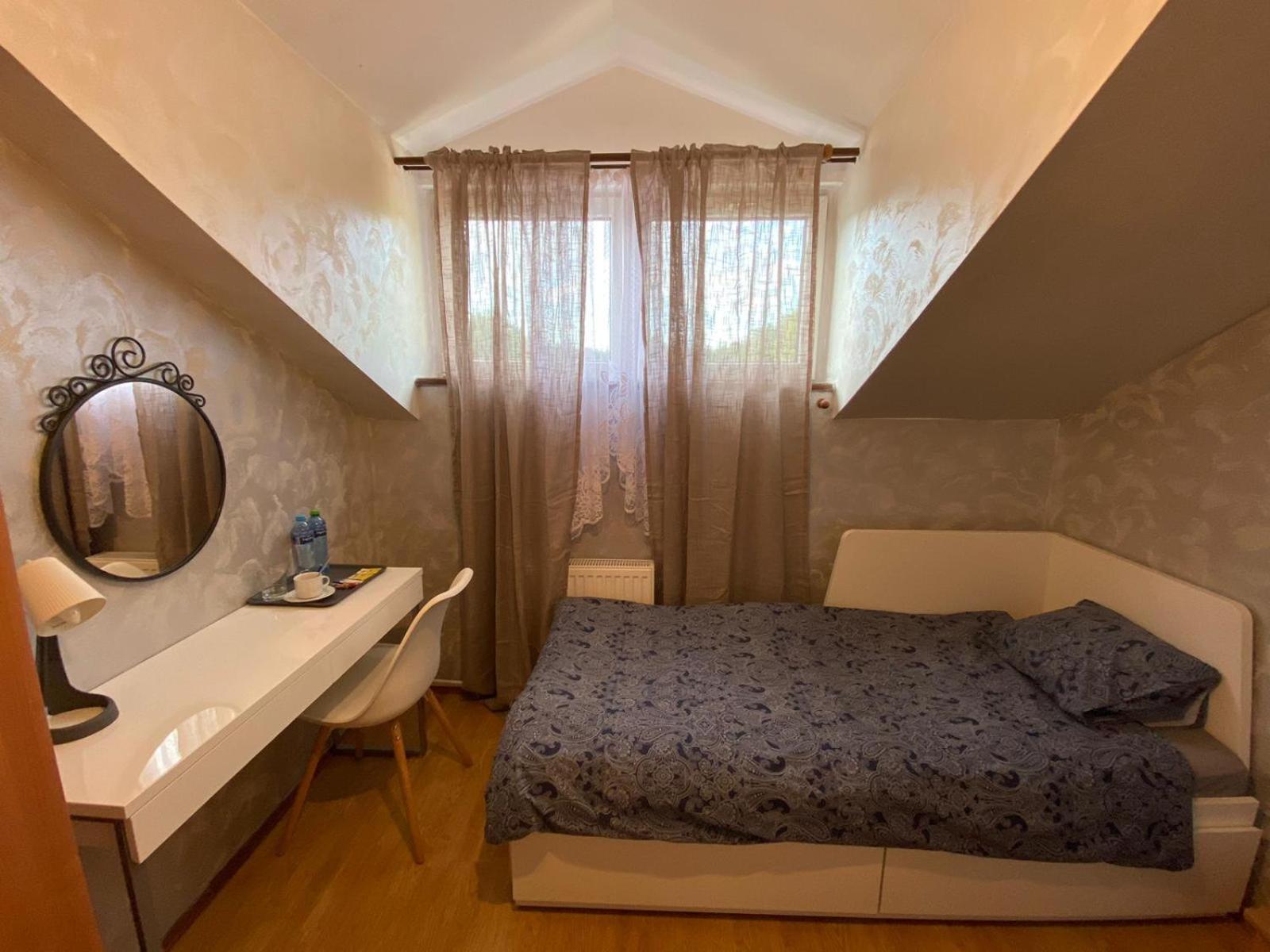Homies Inn Celiny  Chambre photo